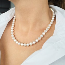 Κολιέ με Κ14 χρυσό κούμπωμα και λευκά μαργαριτάρια 9-10 χιλιοστών - F125980